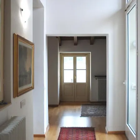 Cesare Cantu Apartment Como